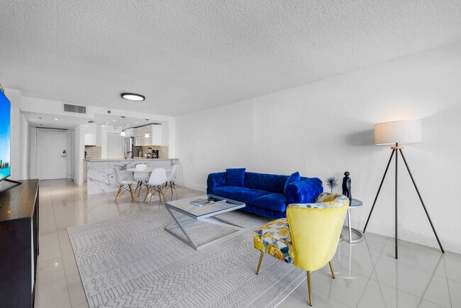 Building Photo - 1717 N Bayshore Dr