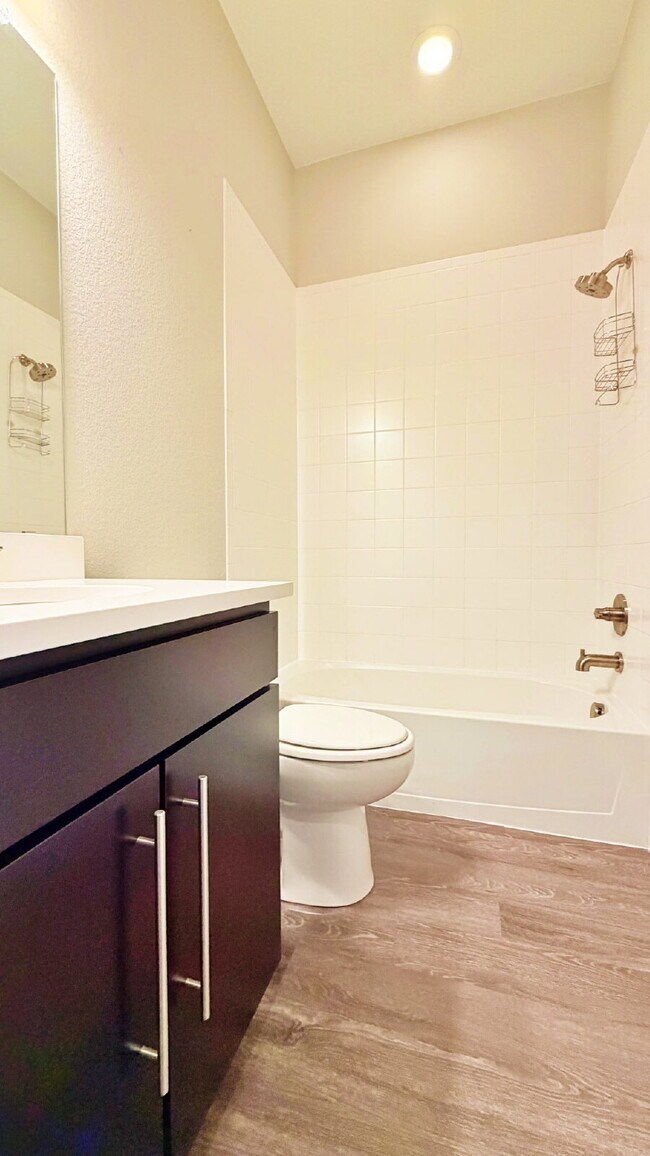 Building Photo - FANTASTIC 2019 4 Bed 3.5 Bath Ranch with over 3,000 finished SqFt in the Castlewood Neighborhood ...