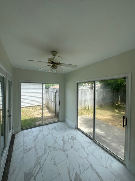 Building Photo - 405 Belle Chase Ct S