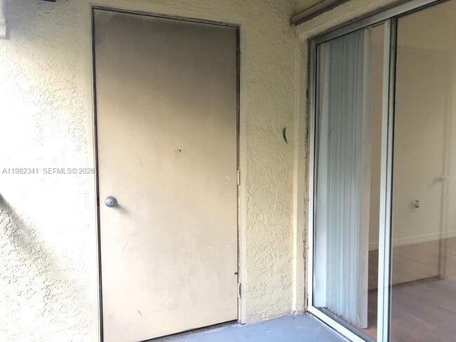 Building Photo - 2544 Centergate Dr