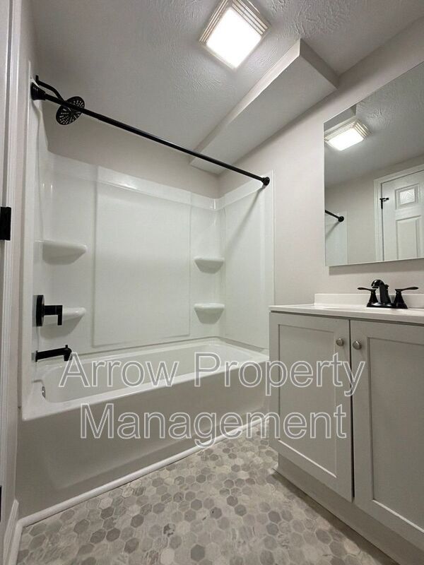 Building Photo - 6411 Adams St