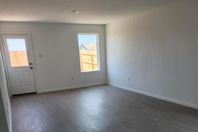 Building Photo - Charming & Modern Single-Story 3-bedroom, 2-bath in Aston Park