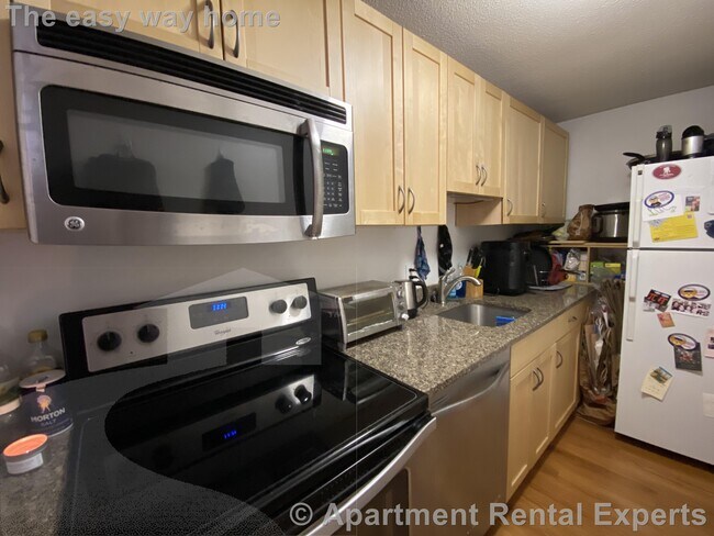 Building Photo - 94 Beacon St