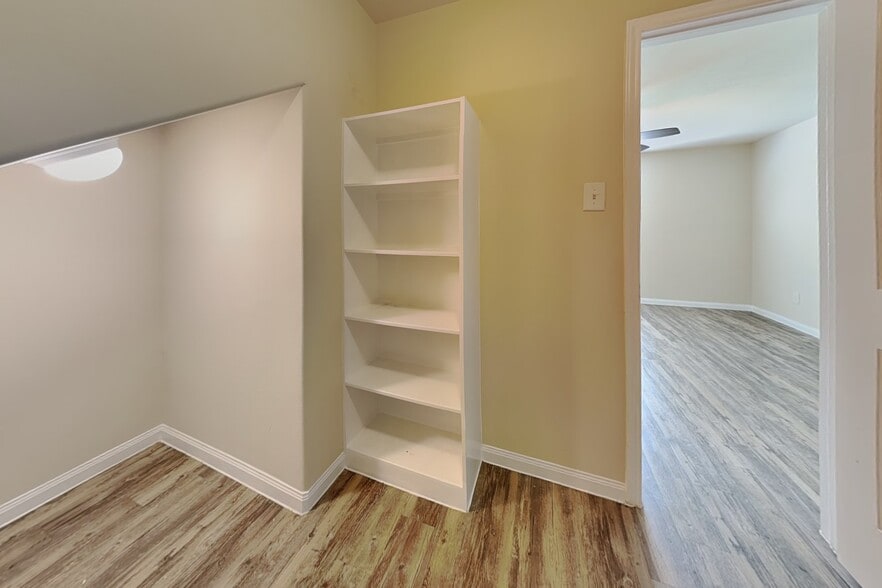 Building Photo - 10119 Berrypatch Ln