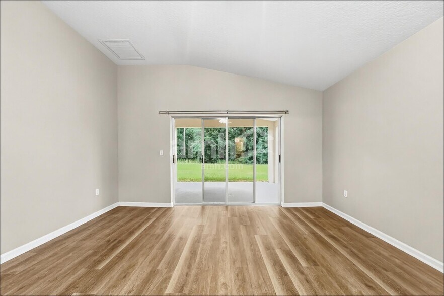 Building Photo - 7330 Crescent Palm Dr