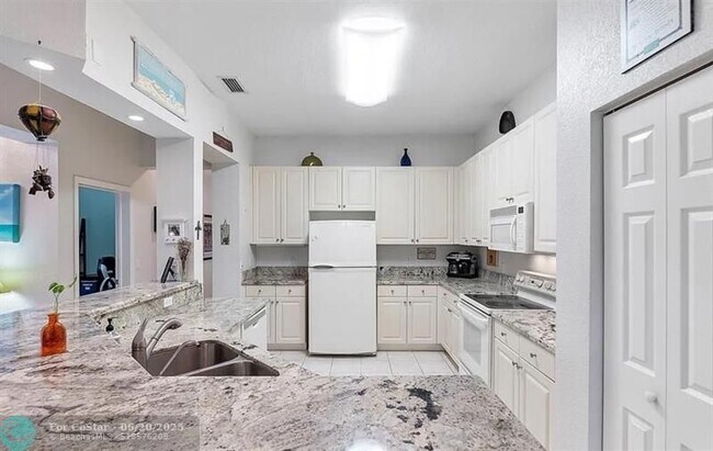 Building Photo - 5784 NW 120th Ave