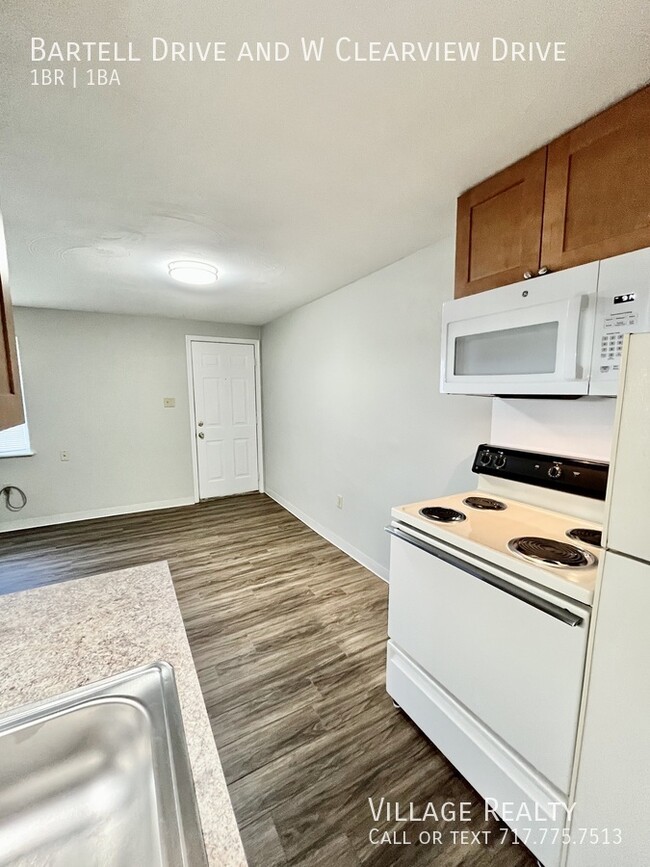 Building Photo - Newly-remodeled 1-Bed Convenient to I-83 &...