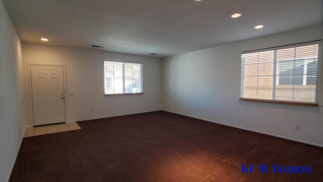 Building Photo - 3048 W Lingard St