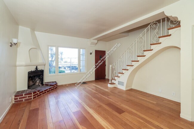 Building Photo - 31 Excelsior Ct