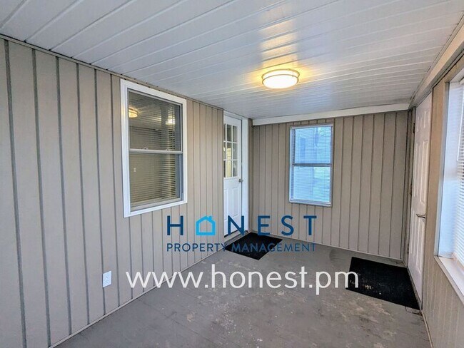 Building Photo - 83 Kennedy Memorial Dr