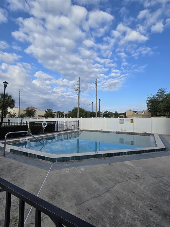 Building Photo - 5845 La Costa Dr