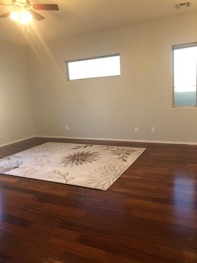 Building Photo - 4 Bedroom 2 Bath in Granville