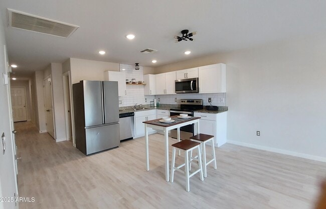 Building Photo - 10128 W Century Dr