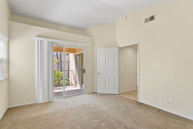 Building Photo - 89 Fleurance St