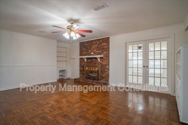 Building Photo - 2524 Chickasaw Dr
