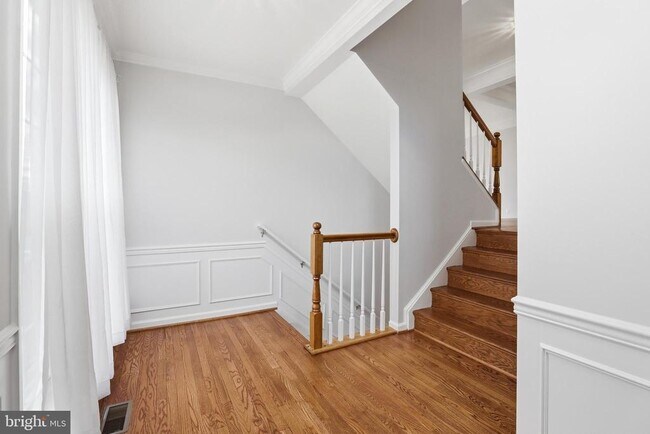 Building Photo - 6137 Manchester Park Cir