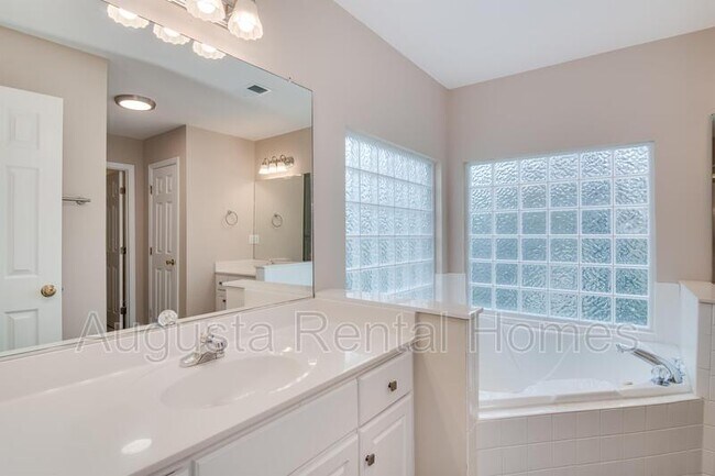 Building Photo - 766 Laurel Springs Ct