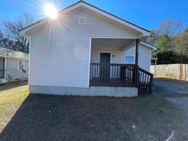 Building Photo - 1235 Boone St
