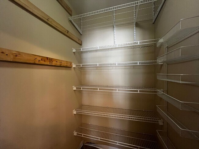 Building Photo - 204 Woodside Ave