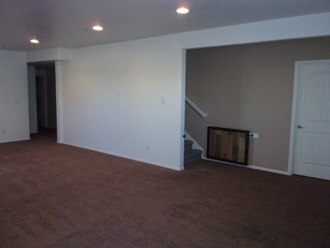Building Photo - 371 E 2200 S