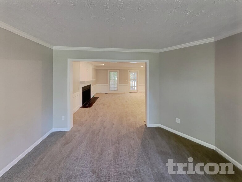 Building Photo - 1496 Oak Springs Dr