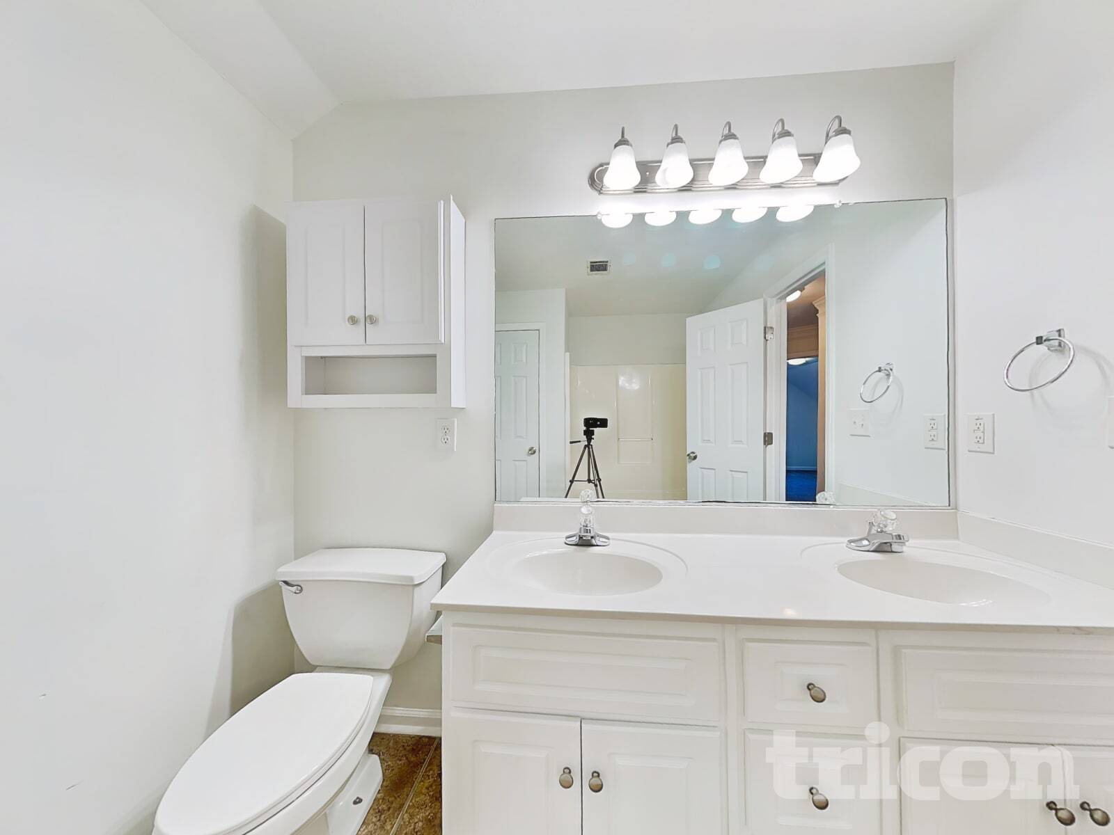 Building Photo - 4884 Somerset Dr