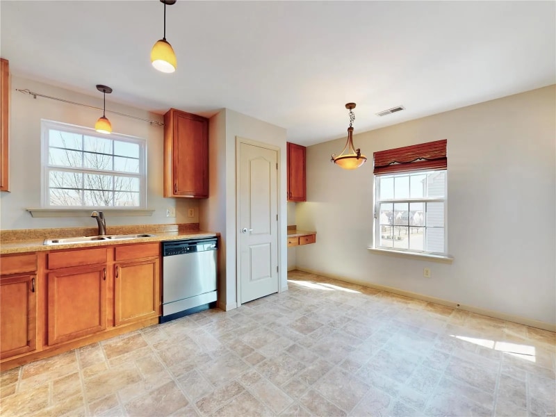 Building Photo - 5132 Welsh Dr