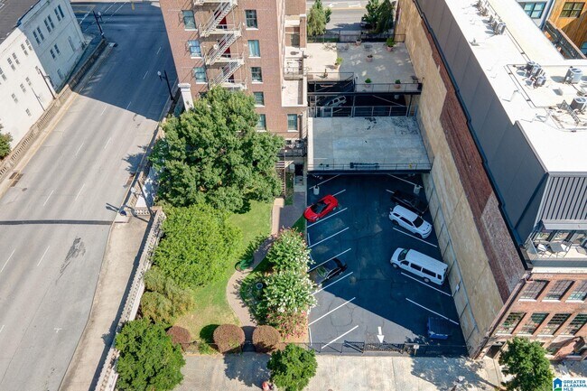 Building Photo - 2201 1st Ave N