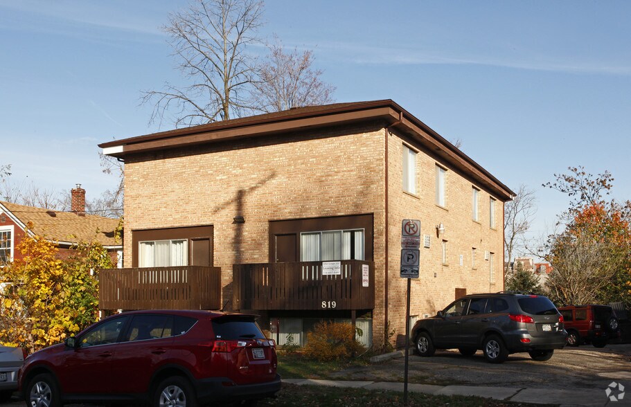 Primary Photo - 819 Brown St