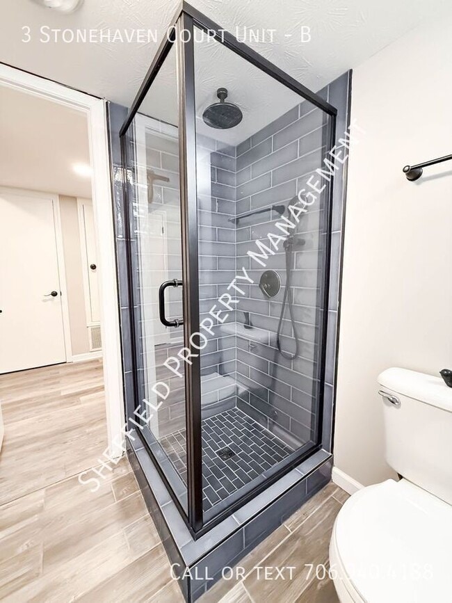 Building Photo - 3 Stonehaven Ct