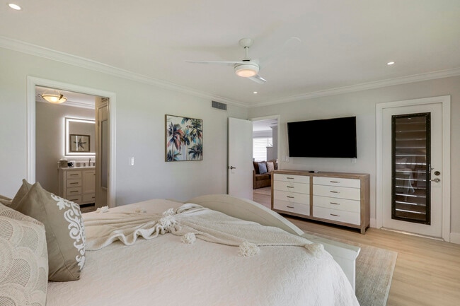 Building Photo - 438 Brackenwood Ln S