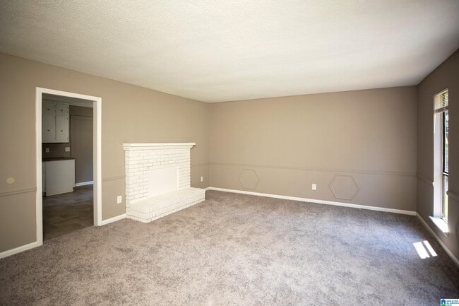 Building Photo - 3142 Sleepy Hollow Dr