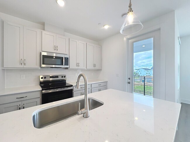 Building Photo - 15465 Hamlin Pk Dr