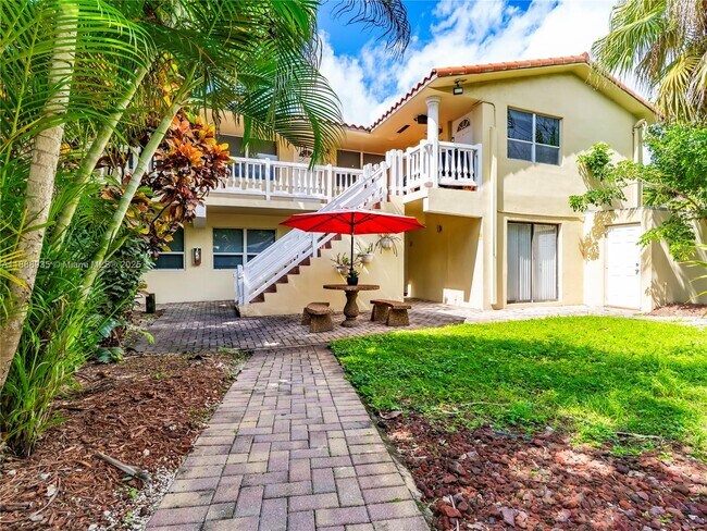 Building Photo - 2025 Miami Rd