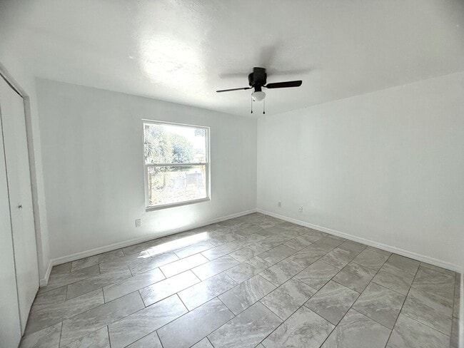 Building Photo - 2621 Nightshade Ln