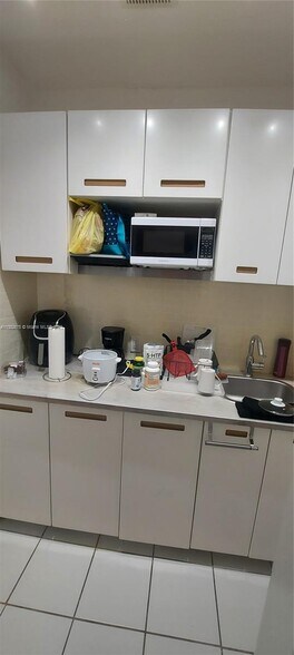 Building Photo - 8105 SW 17th Ter