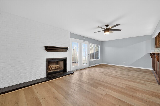 Building Photo - 11504 Village Pl Dr