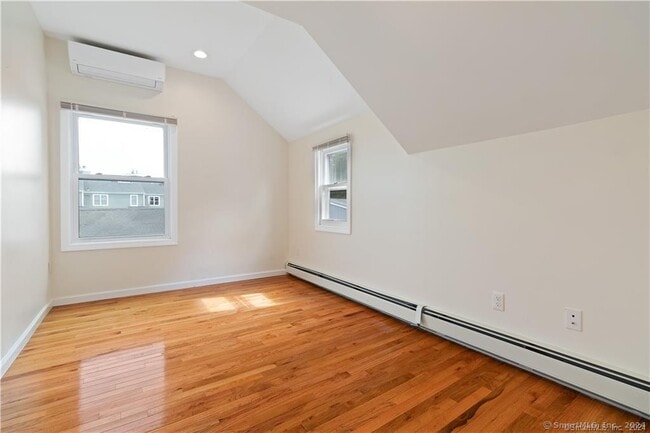 Building Photo - 108 Limewood Ave