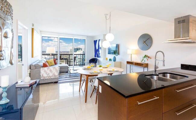 Building Photo - 485 Brickell Ave