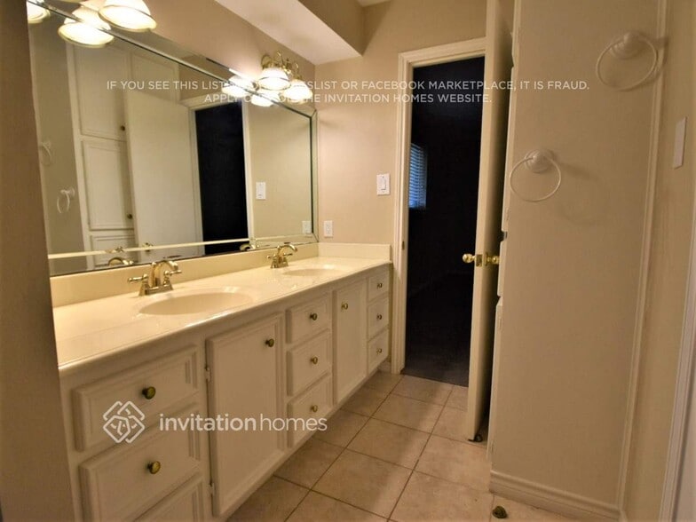 Building Photo - 1406 Saddlecreek Dr