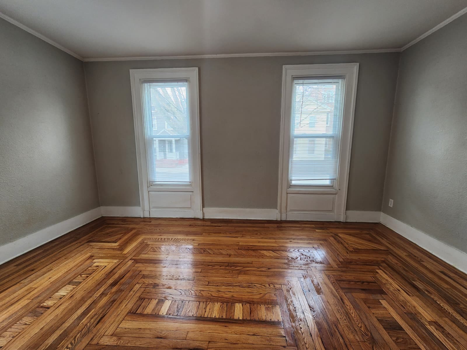 Building Photo - 74 William St