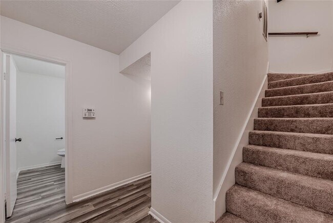 Building Photo - 1803 Country Village Blvd