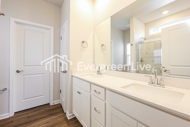 Building Photo - now