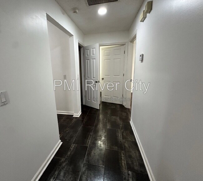 Building Photo - 13951 Summer Breeze Dr