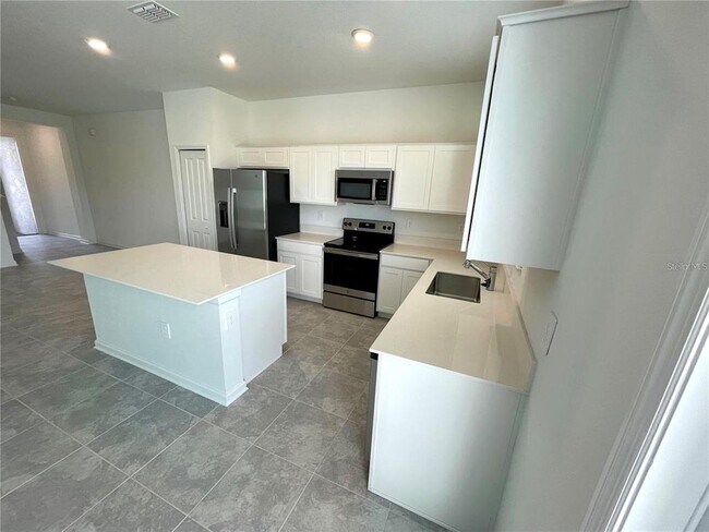Building Photo - 422 Bogey Dr