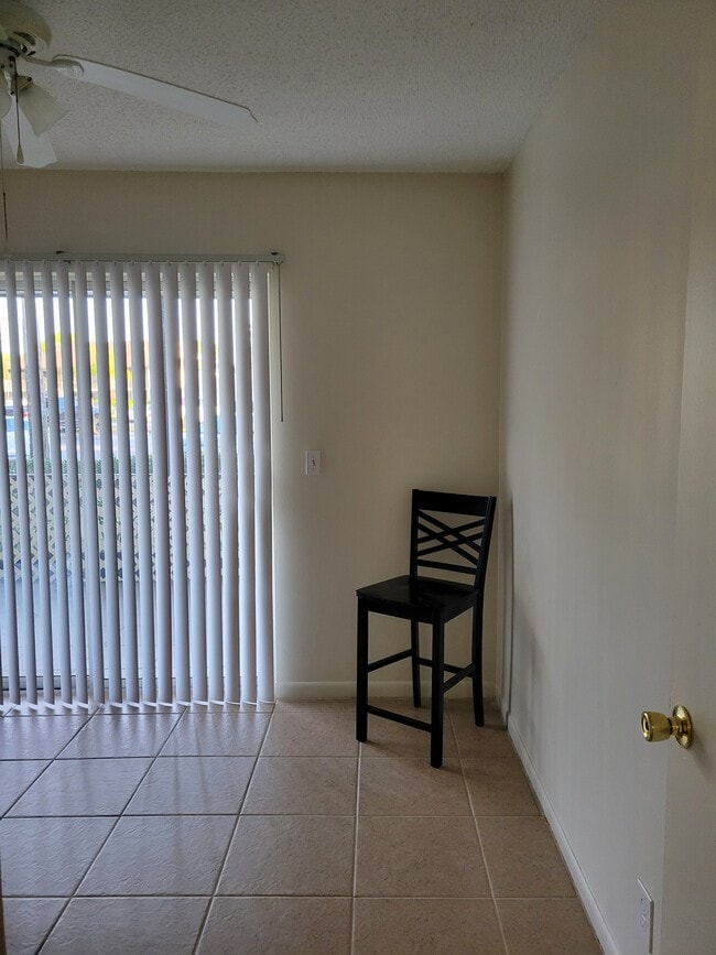 Building Photo - 6272 Chasewood Dr