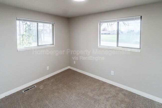 Building Photo - 11904 E 10th Ave