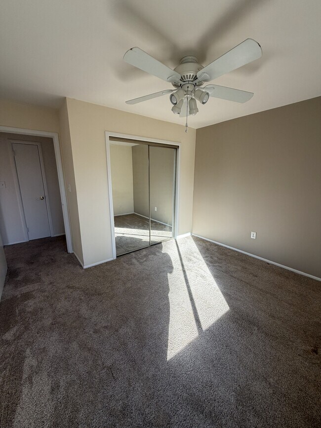 Building Photo - 84 Amberly Dr