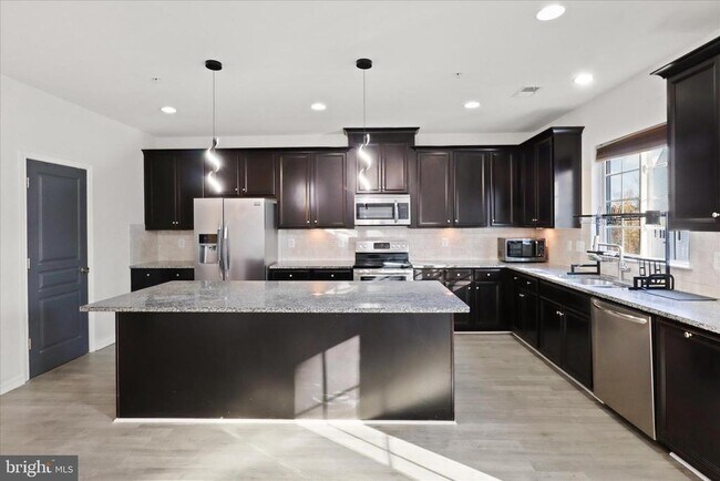 Building Photo - 14766 Malloy Ct