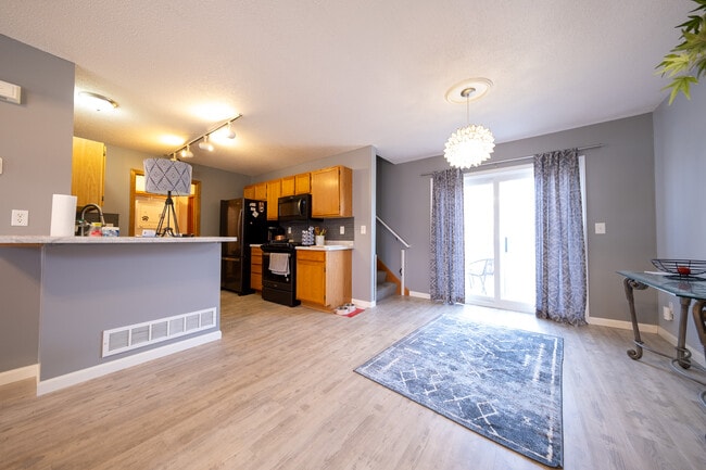 Building Photo - 1039 Fillmore Cir NE